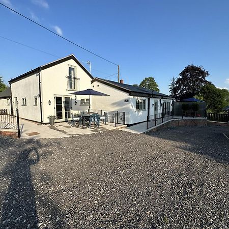 Finwood Green Farm Holiday Cottages-The Calf Shed And The Milk Parlour Henley-in-Arden Habitación foto